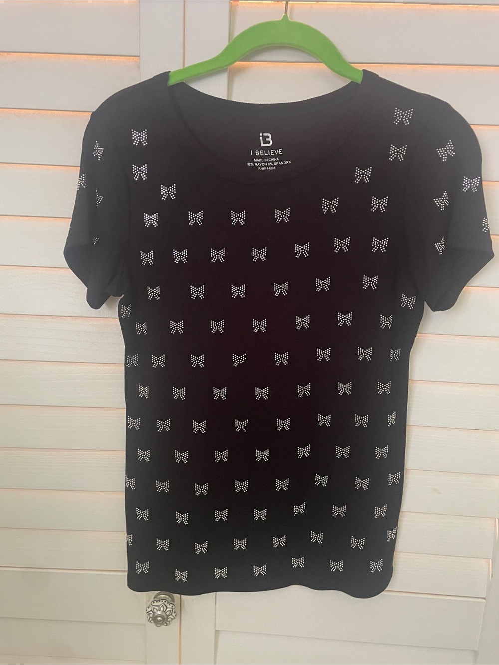 I Believe Women's Black Short-Sleeve Top with Rhinestone Bow Pattern NWOT